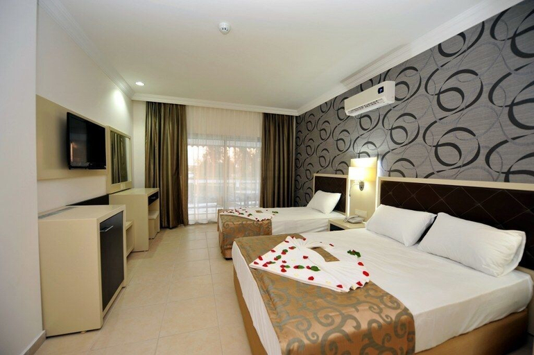 Bedroom 2, Asrın Beach Hotel - All Inclusive, Alanya