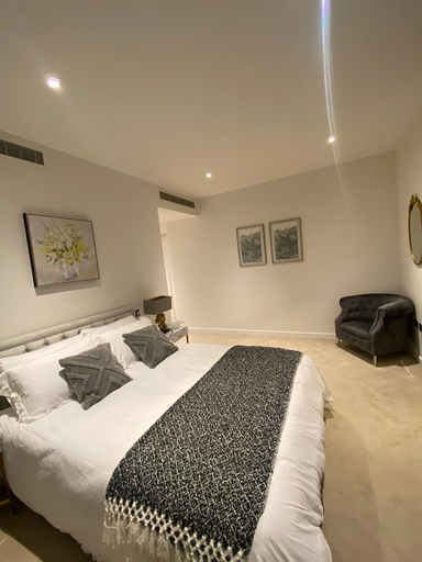 Bedroom 2, Marvelous 3 Bed Penthouse in Kewbridge, London