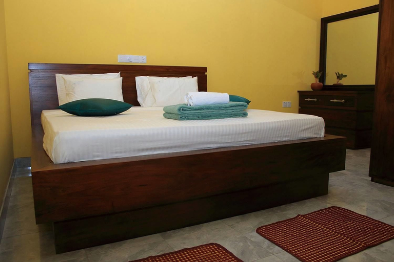 Bedroom 2, Sanemro Villa, Dambulla