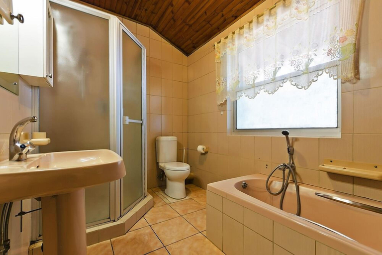 Bathroom 3, Golden Gate Guest House, City of Johannesburg