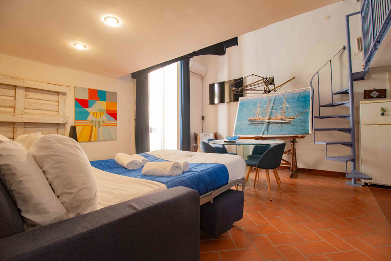Bedroom 3, Carafa's Central Apartments, Napoli