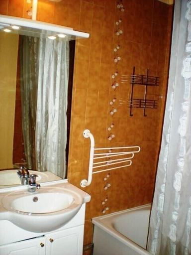 Bathroom 5, Le Rond Point des Pistes, Hautes-Alpes