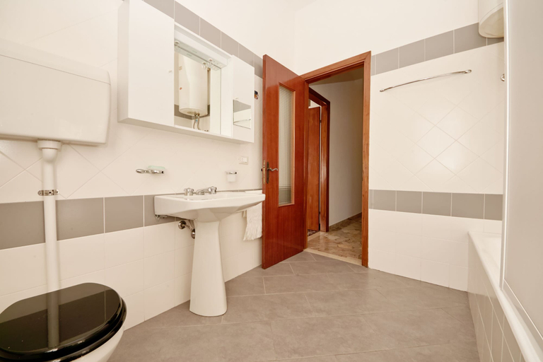 Bathroom 3, Appartamento Anna, Brescia