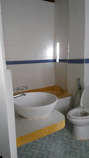 Bathroom 4, Ban Thor Phan, Sangkhla Buri