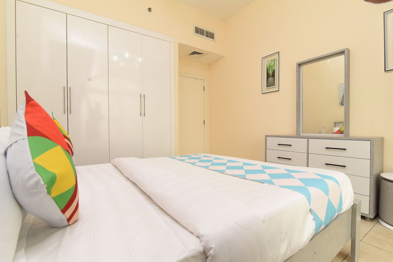 Room 5, OYO Home 2351BHK Capitol Tower DIC, Dubai