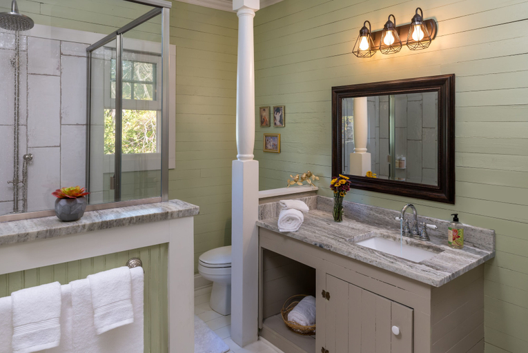 Bathroom 4, Maison D'Memoire Bed & Breakfast Cottages, Acadia