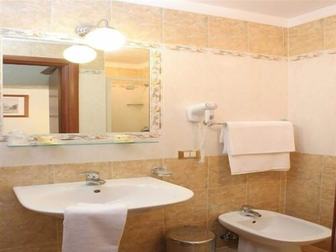Bathroom 3, AdoraSuite B&B, Rome