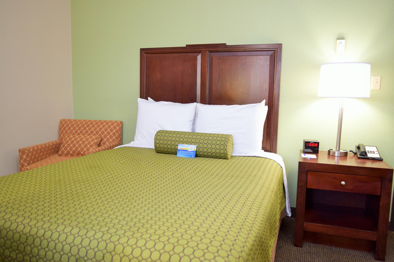 Bedroom 3, Baymont by Wyndham Pierre, Hughes