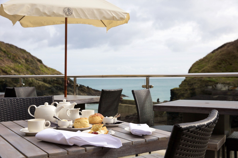 Food & Drinks 4, The Lugger Hotel, Cornwall