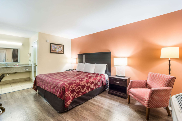 Bedroom 3, Econo Lodge Santee, Orangeburg