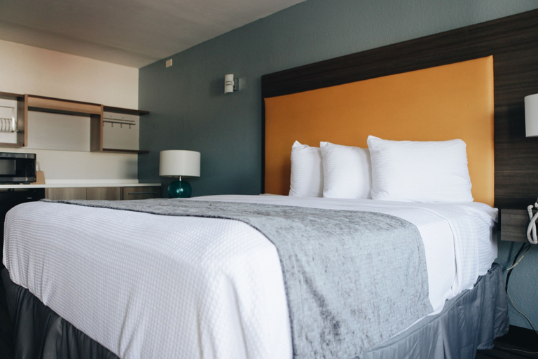 Bedroom 3, All Seasons Inn & Suites, Shelby