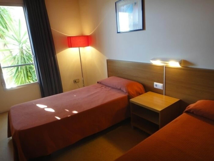 Bedroom, Apartamentos Comtat-Sant-Jordi-24-M, Girona