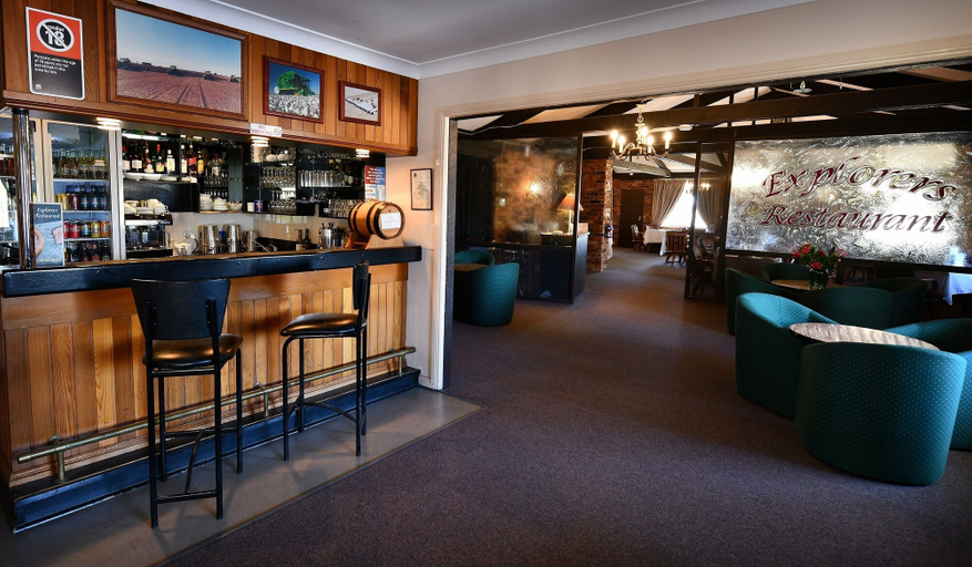 Food & Drinks 5, Burke and Wills Motor Inn, Moree Plains