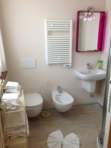 Bathroom 5, Residence Lenno, Como