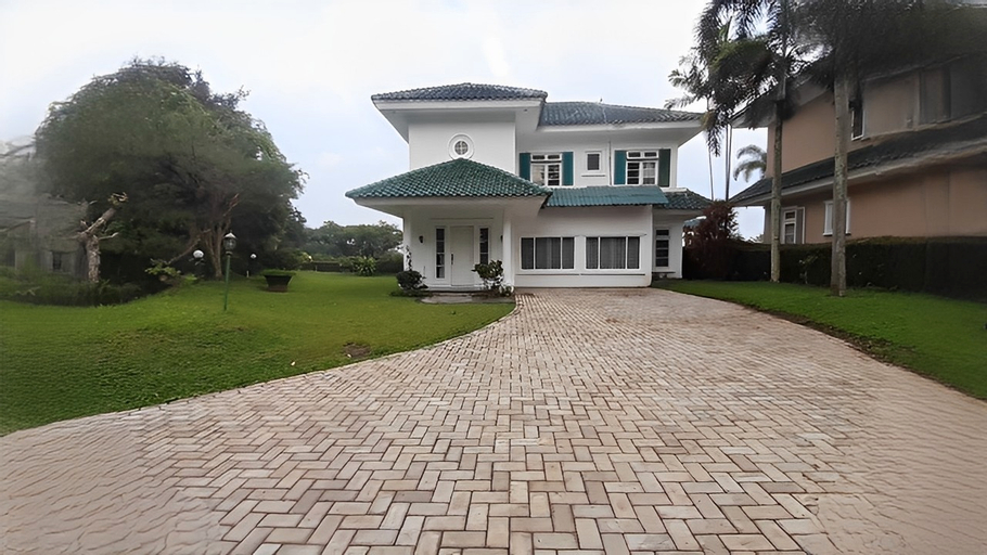 Villa Puncak Resort Permata - Tap to explore photos