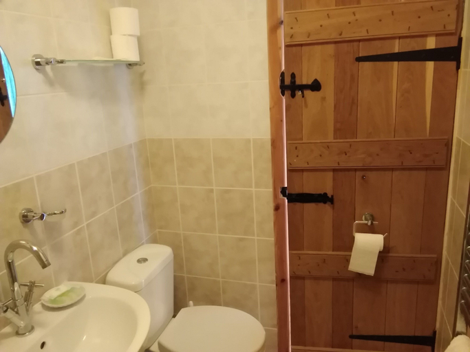Bathroom 3, Thorps Farm Bed and Breakfast, Hampshire