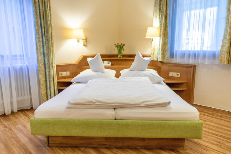 Bedroom 3, Landgasthof Hotel Hirsch, Freudenstadt