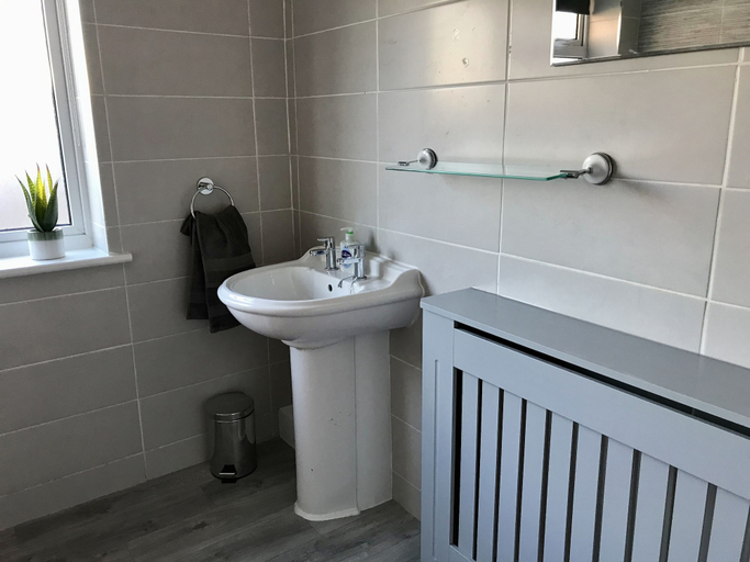 Bathroom 3, Stanford Villa, Thurrock