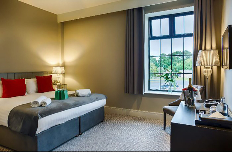Bedroom 3, Village Hotel