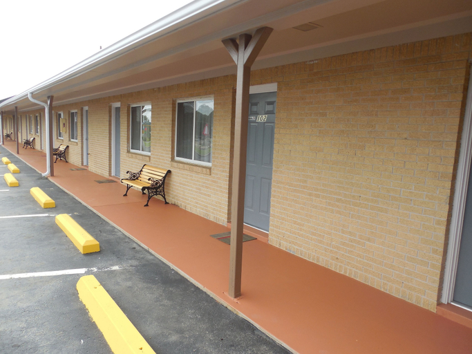 Exterior & Views 2, River Heights Motel, Hardin