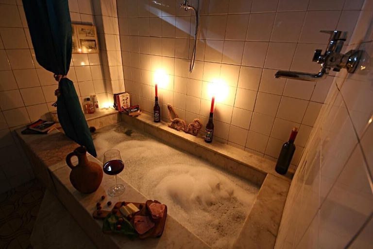 Bathroom 4, Dingo Backpackers Hostel, Kutaisi