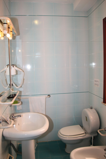 Bathroom 4, La Perciata, Syracuse