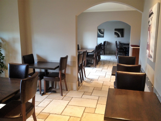 Food & Drinks 5, Hotel Brossard, an Ascend Collection Hotel, Champlain