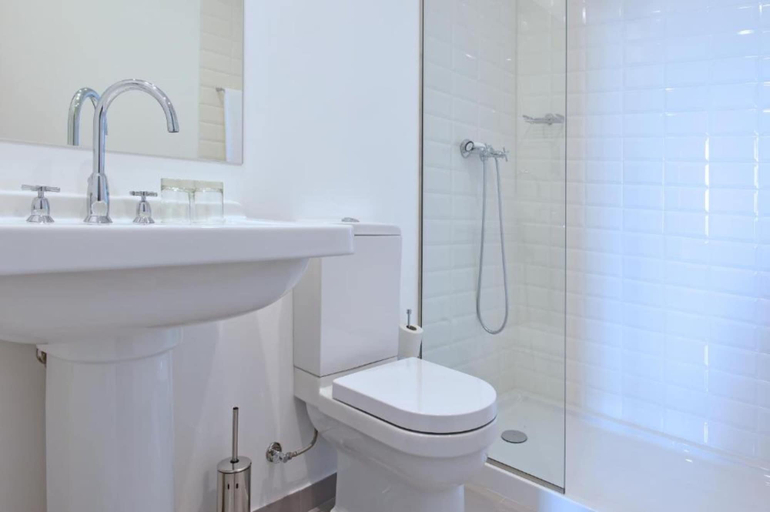 Bathroom 4, Noble House Essence Évora - by Unlock Hotels, Évora