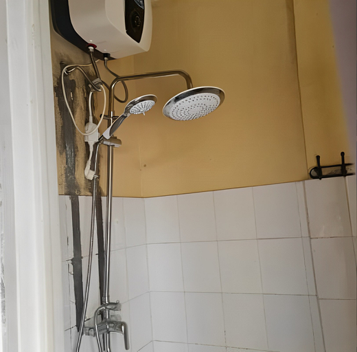 Bathroom 5, Clean Comfortable Studio Room by Win's, East Jakarta
