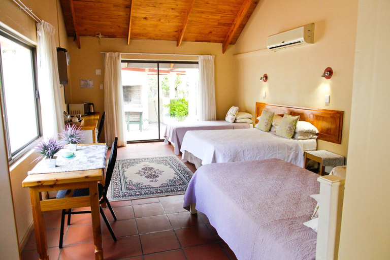 Bedroom 3, Ikaia River Lodge, Siyanda