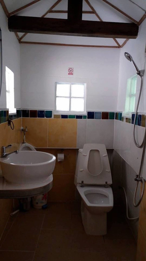 Bathroom 4, Ban Thor Phan, Sangkhla Buri