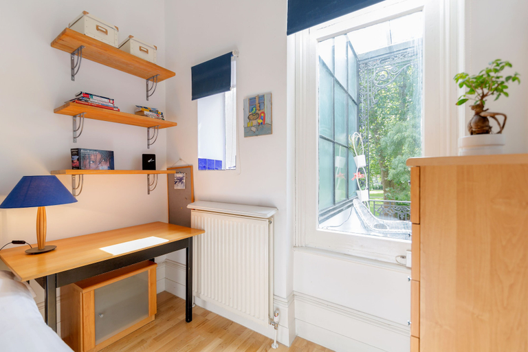 Others 5, Philbeach Balcony- 2bed flat in Earls Ct, London