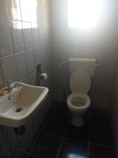 Bathroom 5, Kamuboola Lodge, Choma