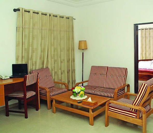 Others 3, His Majestys Hotel, Accra