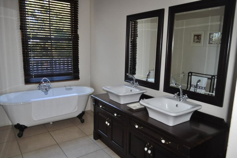 Bathroom 4, Kearsney Manor Guesthouse, iLembe