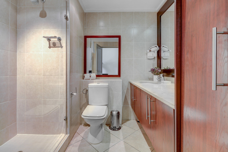 Bathroom 4, UniqueStay Oudehoek Apartment, Cape Winelands