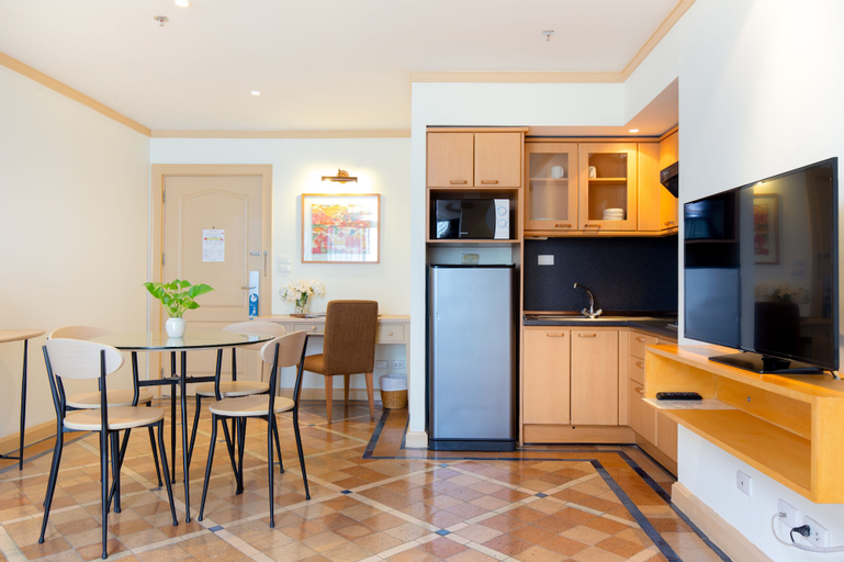 Dining Room 4