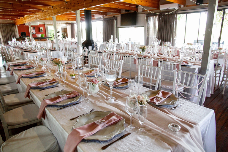 Food & Drinks, Ikaia River Lodge, Siyanda