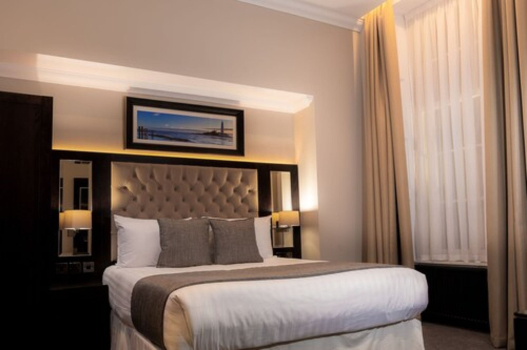 Bedroom 2, The County Aparthotel, Newcastle upon Tyne