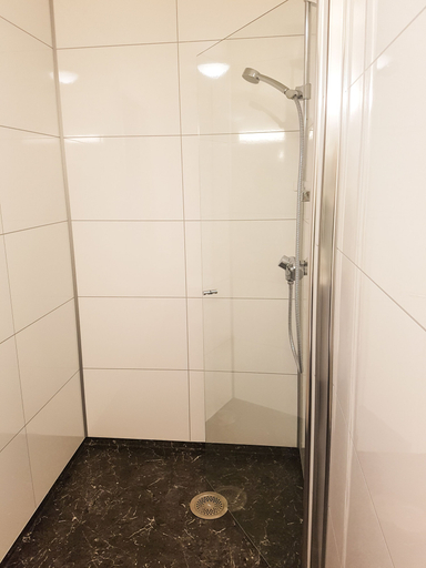 Bathroom 4, Tjeldsundbrua Camping, Skånland