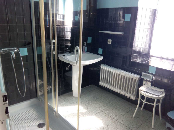 Bathroom 3, Casa Manuelena, Navarra