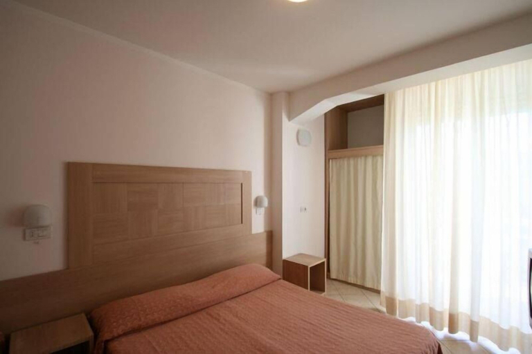 Bedroom 4, Hotel Excelsior, Rimini