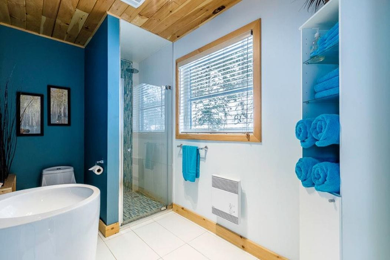 Bathroom 3, Le Vestige, Montmagny