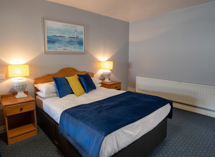 Bedroom 2, Murphy's Hotel
