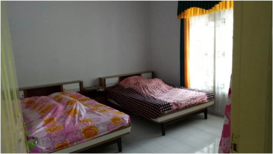 Bedroom 2, Villa Darsono, Malang