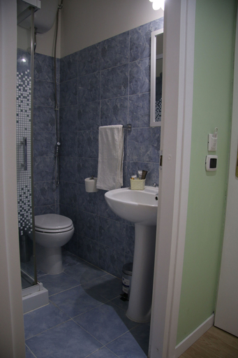 Bathroom 4, Mila Guest House, Roma