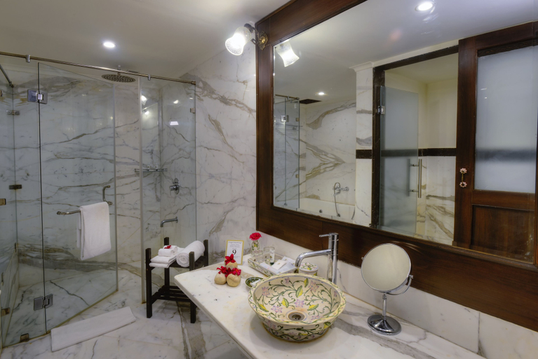 Bathroom 5, Anuraga Palace, Sawai Madhopur