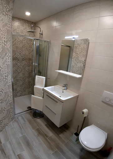 Bathroom 3, Apartments and Rooms Viskic, Lopar/Supetarska Draga