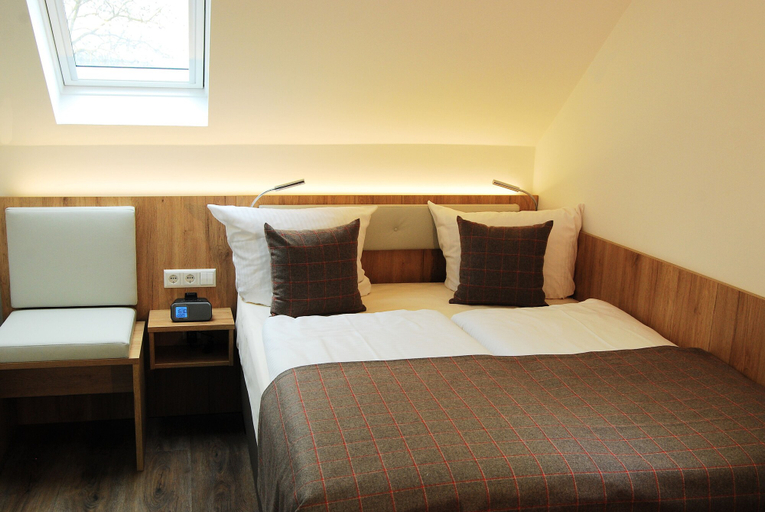 Bedroom 5, Hotel Am Martinsberg, Mayen-Koblenz