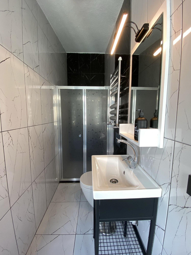 Bathroom 5, Beyoglu Huzur Hotel, Beyoğlu